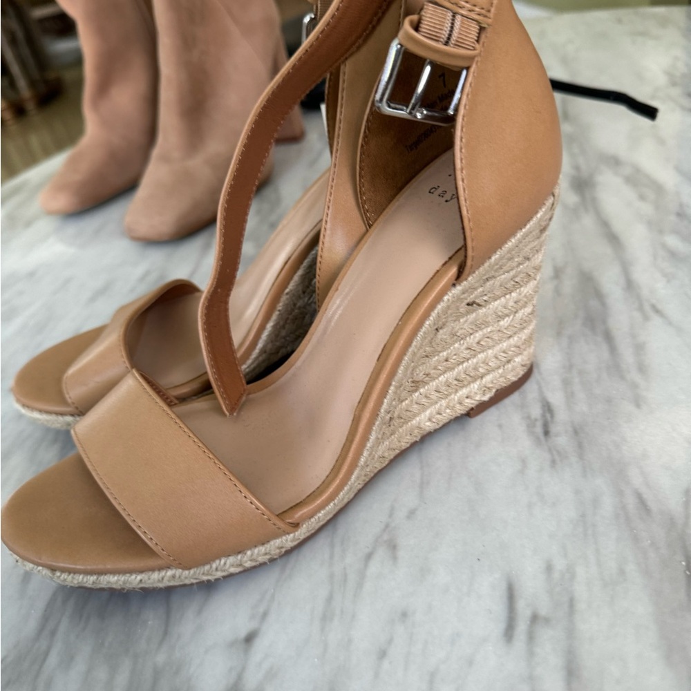 Brand new woman shoes